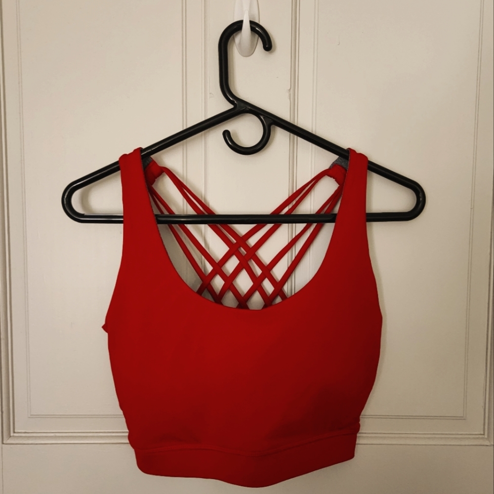 XL RED CRISS CROSS STRAP SPORTS BRA new w/o tags